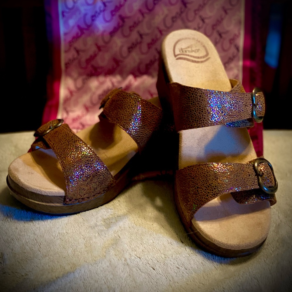 DANSKO Sophie Shagreen Slide Sandals In Size 8 or 39 EU ✨